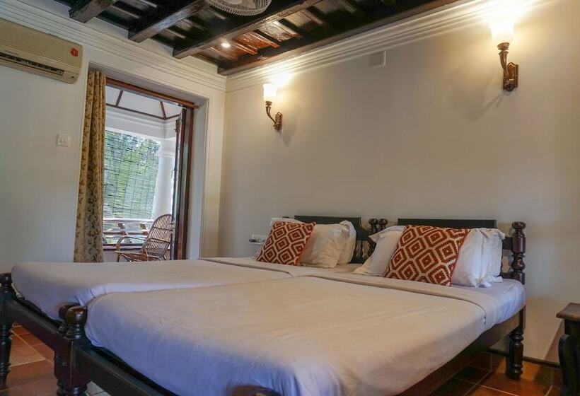 带阳台的豪华间, Kumarakom Tharavadu   A Heritage Hotel, Kumarakom