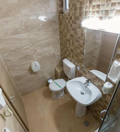 اتاق پریمیوم سه تخته, Orient Braila