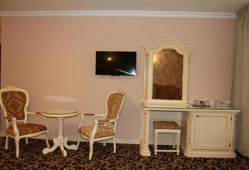 سوییت لوکس, Orient Braila