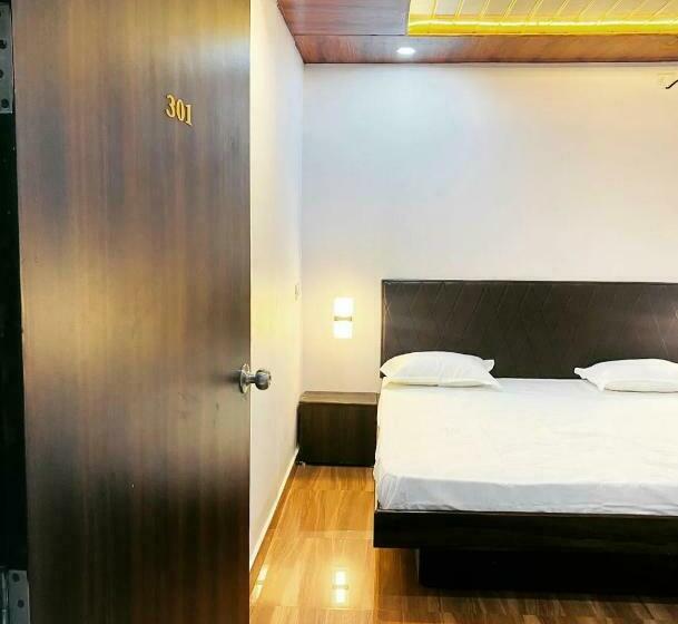 غرفة ديلوكس سرير كينج, Royal Excellency Inn