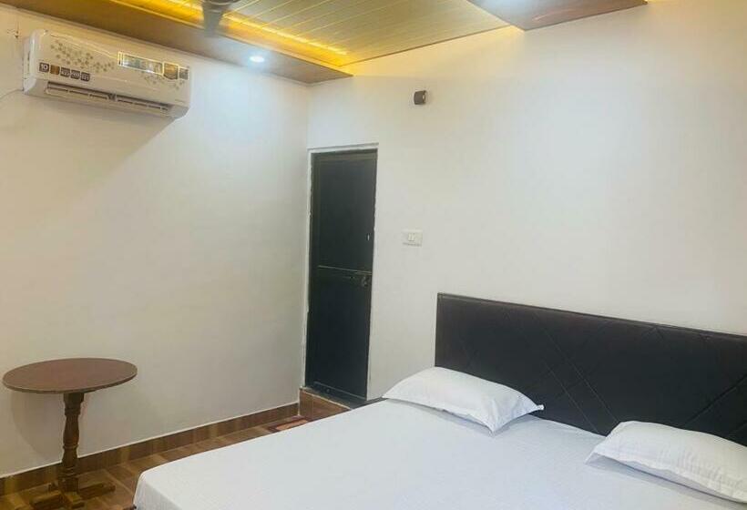 Номер Deluxe, Royal Excellency Inn