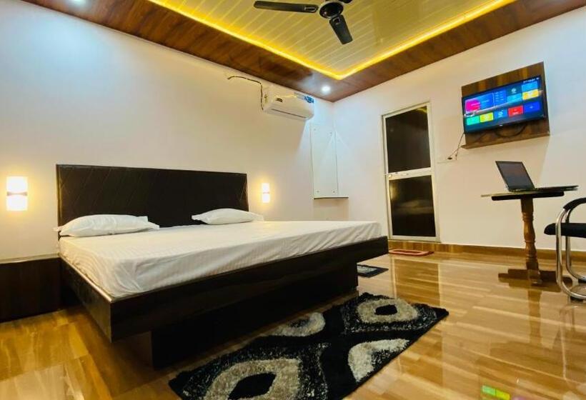 Номер Deluxe, Royal Excellency Inn