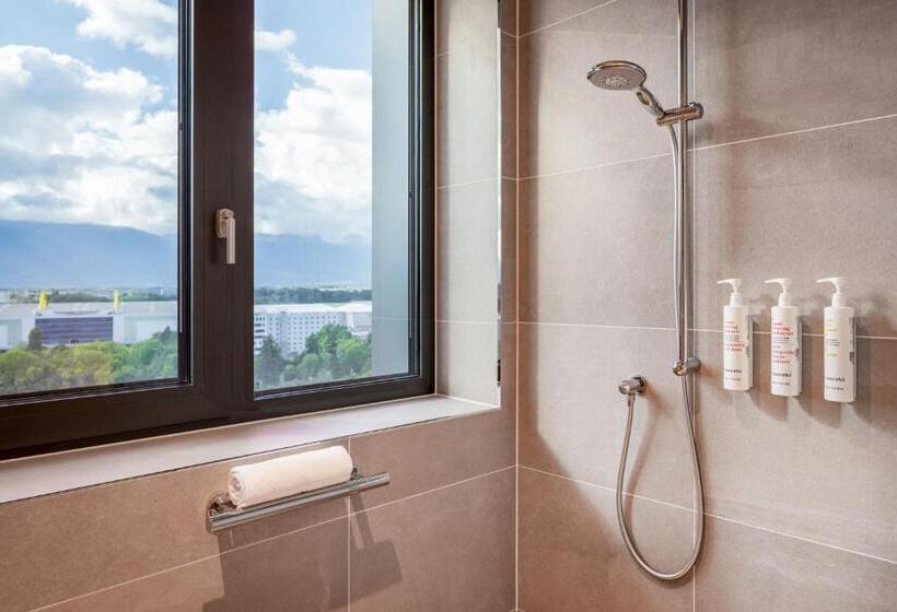 سوئیت کلاب, Geneva Marriott
