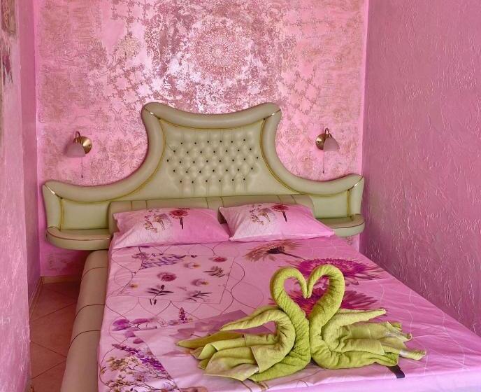 חדר סטנדרט עם מרפסת, Boutique Guest House  Sofia