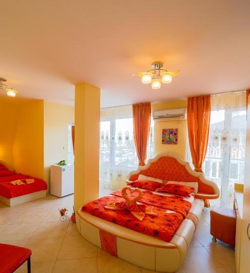חדר משפחתי צדדי נוף לים, Boutique Guest House  Sofia