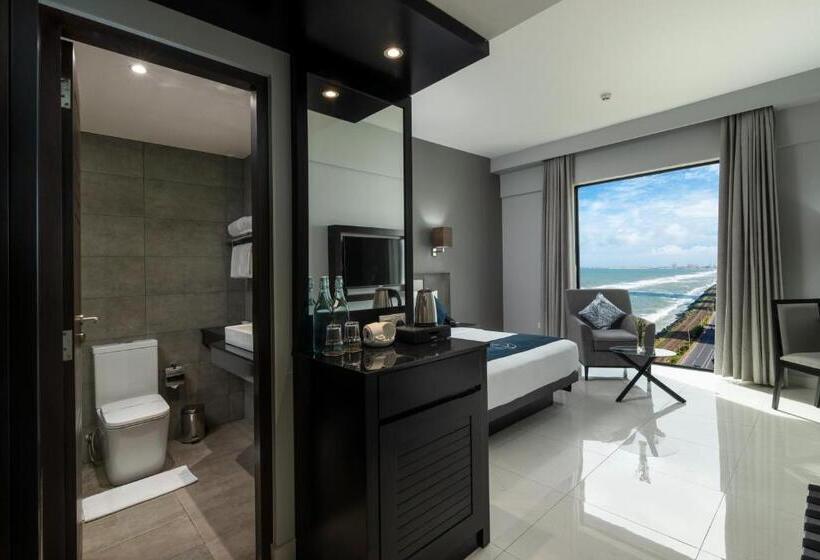 اتاق لوکس با تخت دو نفره بزرگ, Maradha Colombo