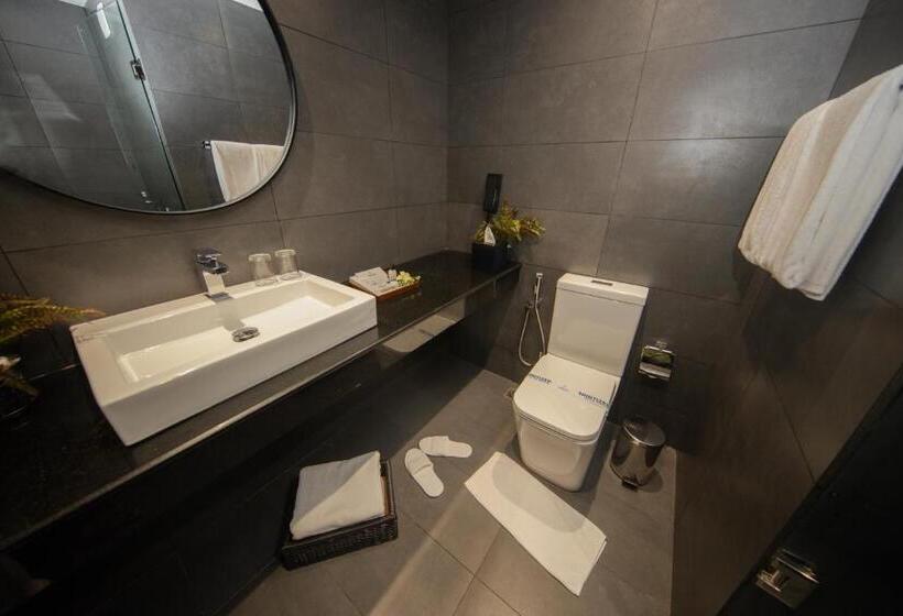 اتاق لوکس با تخت بزرگ, Maradha Colombo