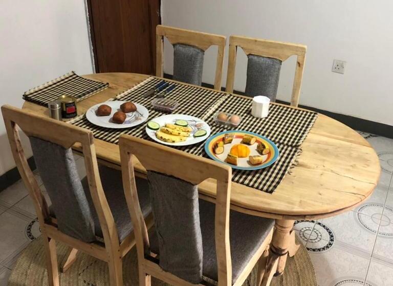 이코노미 룸, Safariadventures House