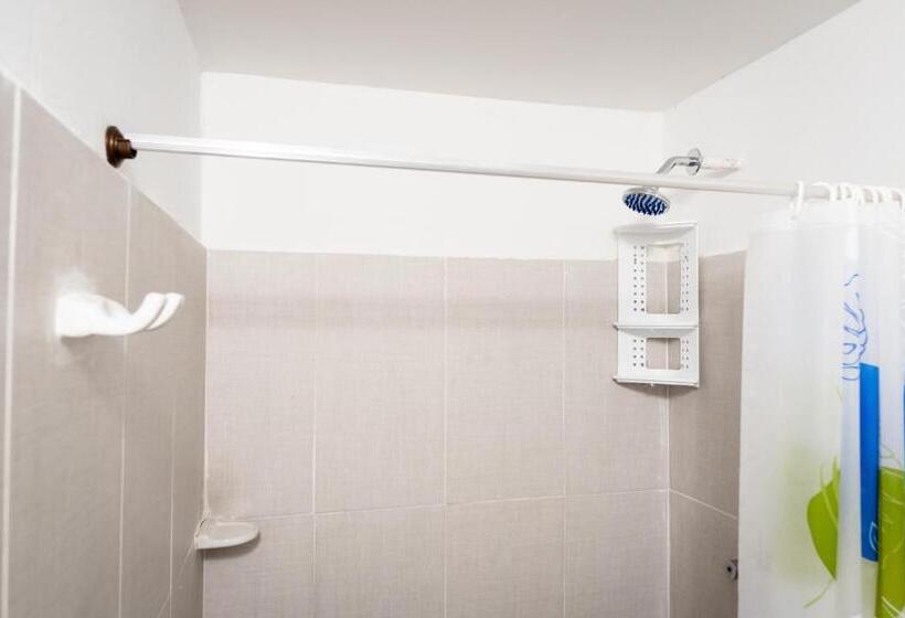 اتاق استاندارد, Oresca Hostel