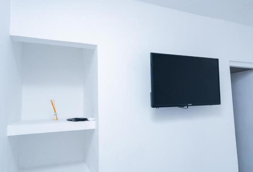 اتاق استاندارد, Oresca Hostel