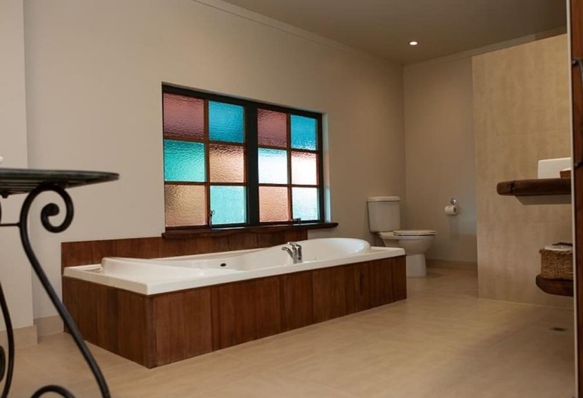 Deluxe Suite, The Narrows Landing