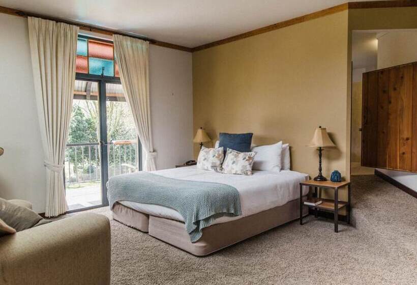 Deluxe Suite, The Narrows Landing