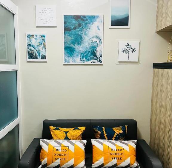اتاق لوکس با بالکن, Netflix And Unli Wifi!!! The Elchies Room At Tagaytay Prime Residence