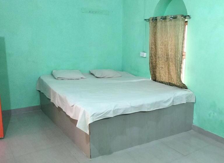 Triple Classic Room, Shri Swami Sheetal Das Akhada B1 88 Assi , Near Pushkar Talab,varanasi, Ashram Dharmshala