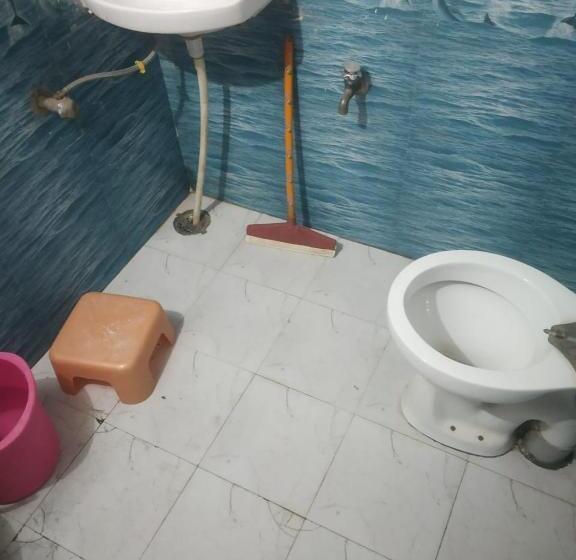 Triple Classic Room, Shri Swami Sheetal Das Akhada B1 88 Assi , Near Pushkar Talab,varanasi, Ashram Dharmshala