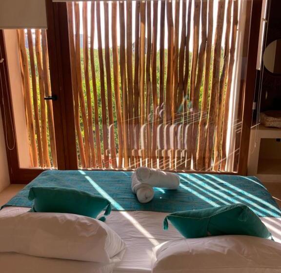 سوئیت با تخت بزرگ, Tikul Hotel Boutique