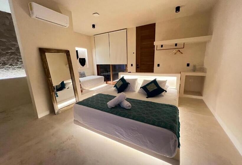 Deluxe Suite King Bed, Tikul Hotel Boutique
