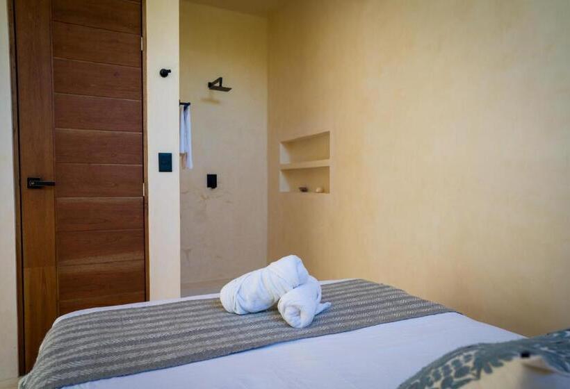 سوییت, Tikul Hotel Boutique