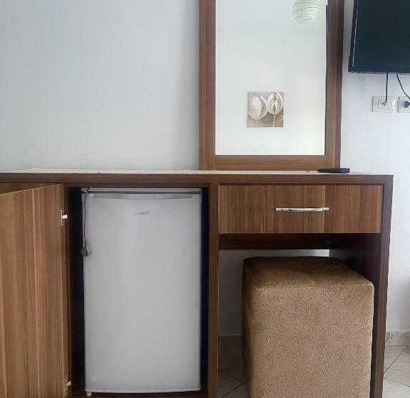 Номер Deluxe, Kred