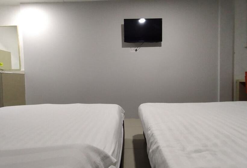 سوییت خانوادگی, Oyo 90478 Marina World