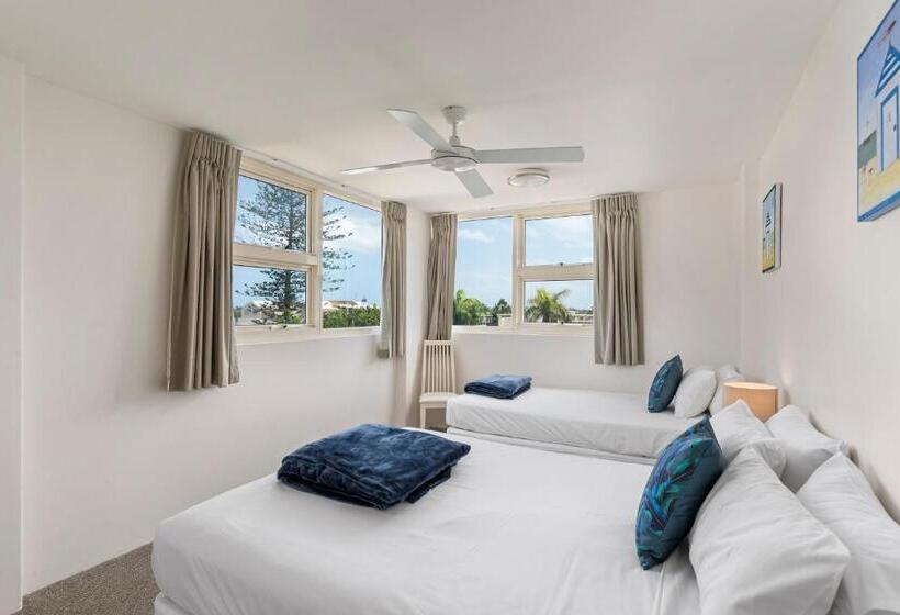 Апартаменты 2 спальни Вид на Сад, 84 The Spit Holiday Apartments