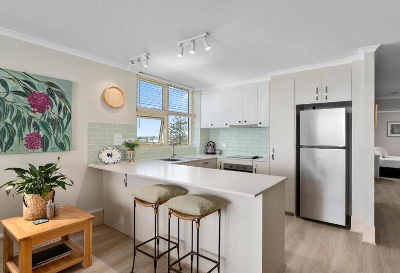 Superior 2-bedroom flat with sea view, 84 The Spit Holiday Apartments