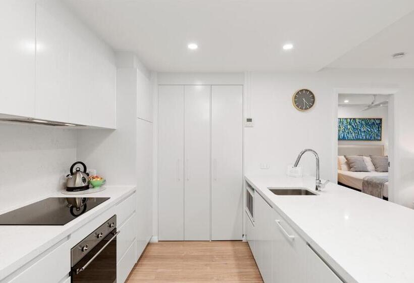 Апартаменты Superior 2 Спальни, 84 The Spit Holiday Apartments
