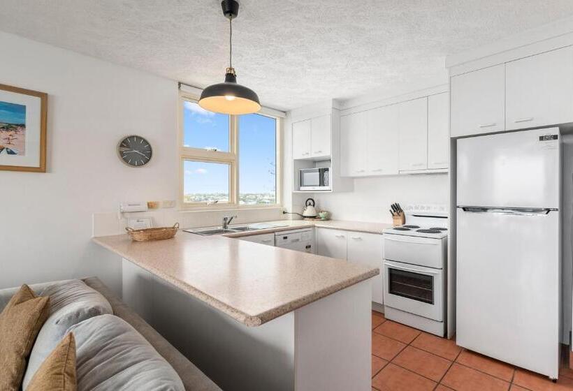 Superior 2-bedroom flat with sea view, 84 The Spit Holiday Apartments