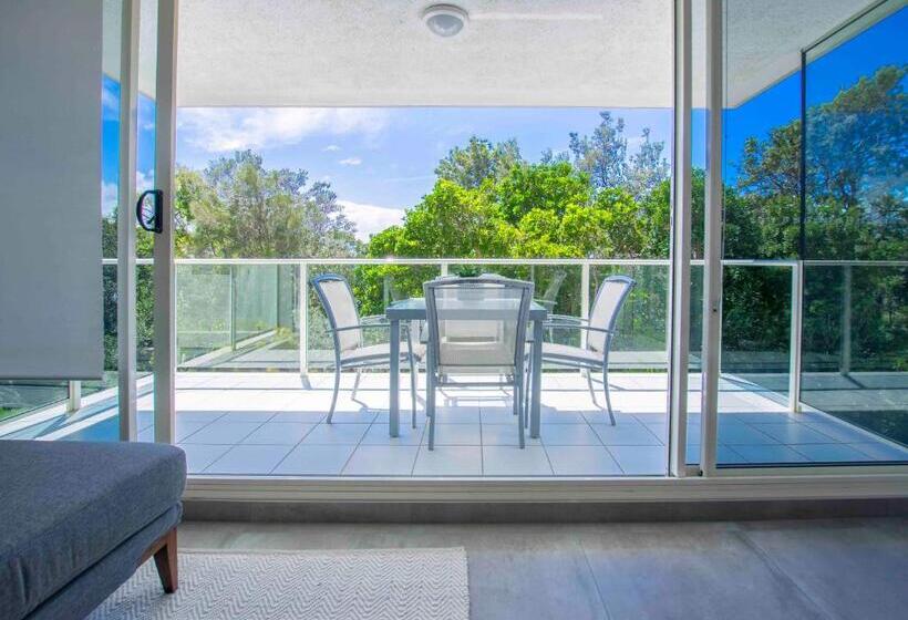 Апартаменты Superior 2 Спальни, 84 The Spit Holiday Apartments