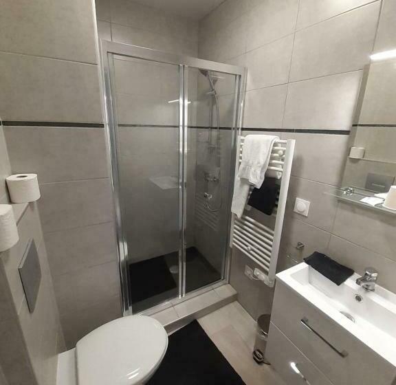 استودیوی استاندارد, Les Appartements Du Saint Hubert