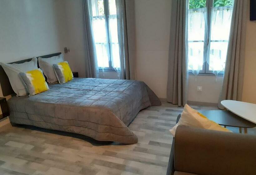 استودیوی استاندارد, Les Appartements Du Saint Hubert