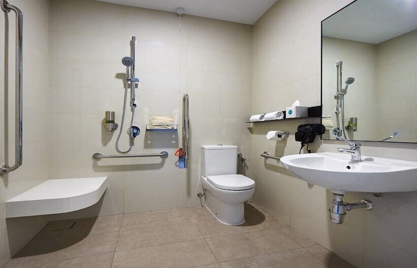 استودیوی استاندارد با تخت دو نفره بزرگ, Komune Living & Wellness In The Park