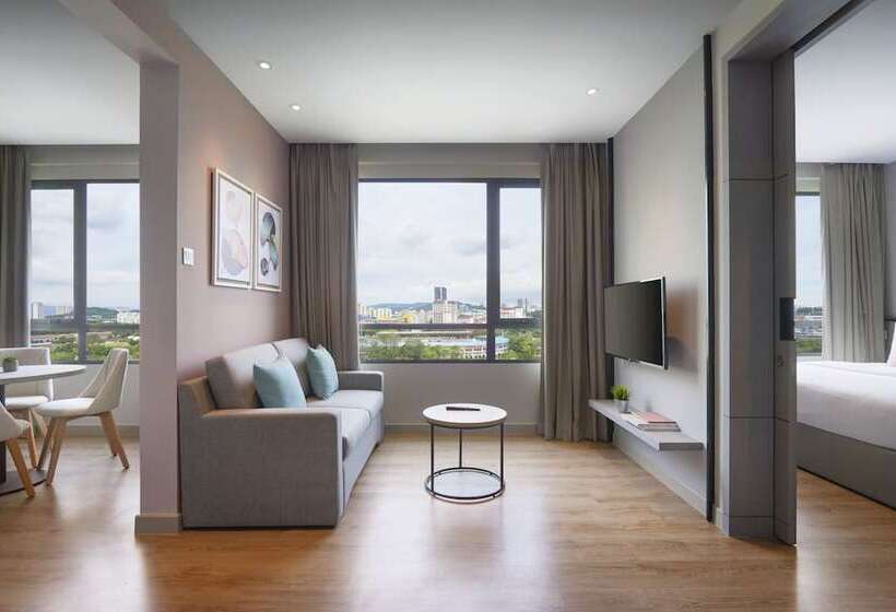 استودیوی استاندارد, Komune Living & Wellness In The Park