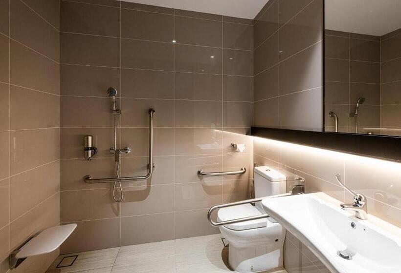 استودیوی استاندارد با تخت دو نفره بزرگ, Komune Living & Wellness In The Park