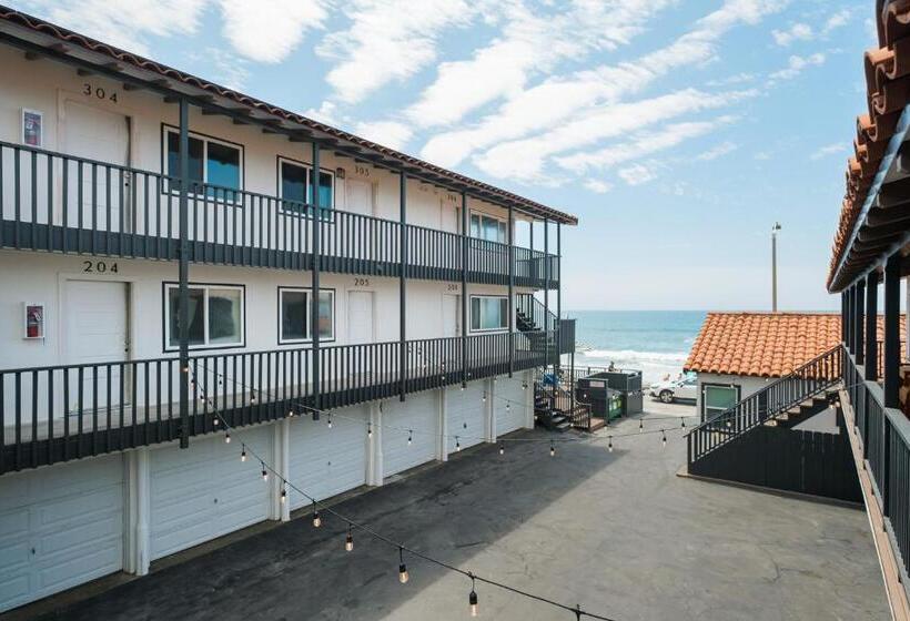 Люкс Deluxe Кровать Кинг, The Marbella