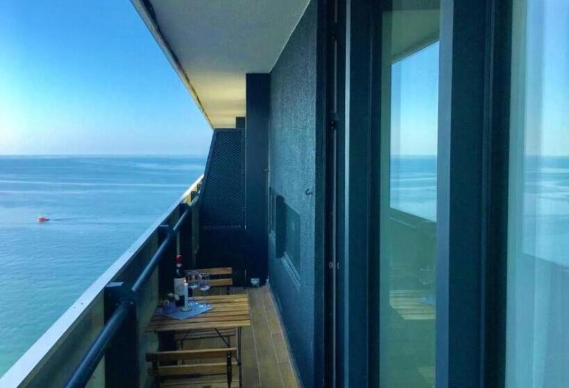 آپارتمان 1 خوابه با چشم‌انداز دریا, Orbi City Batumi With Sea View