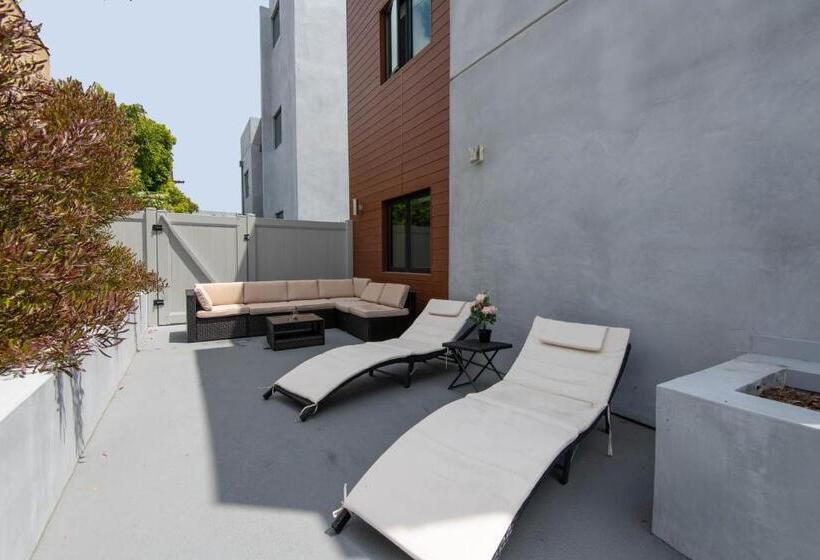 Апартаменты 3 Спальни, Regency Modern Apartments