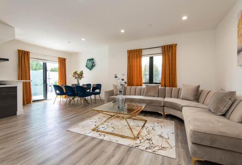 Апартаменты 3 Спальни, Regency Modern Apartments