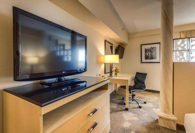 Люкс, Monte Carlo Inn & Suites Downtown Markham
