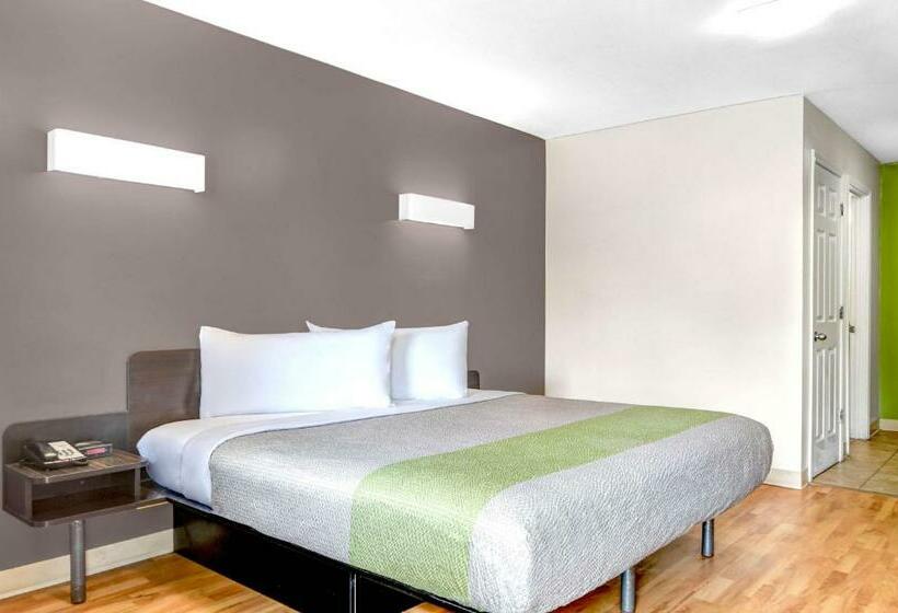 스탠다드 룸 킹사이즈 침대, Studio 6atlanta, Ga  Chamblee