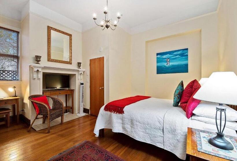 غرفة قياسية, The Classic Villa