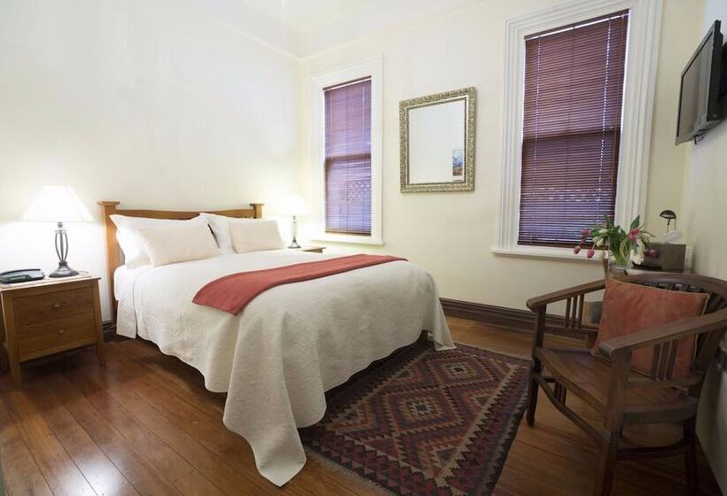 غرفة قياسية, The Classic Villa