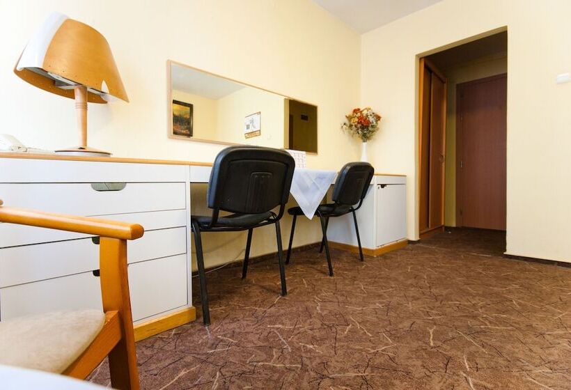 Номер Стандарт, Hostel Malinowski City