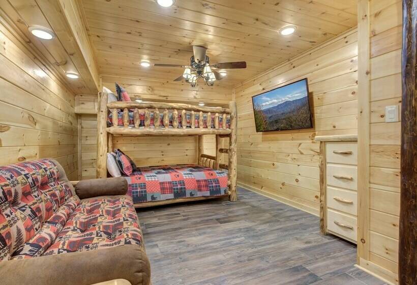 小室, Waldens Creek Lodge