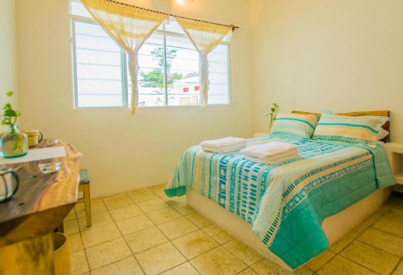 جناح, Casa Pancho Playa