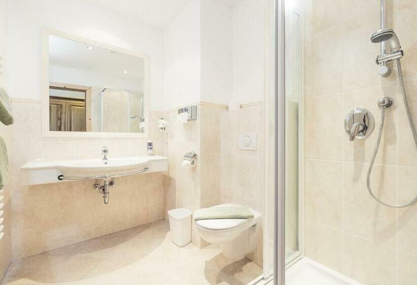 اتاق استاندارد یک نفره, Andre Arnold   Boutique Pension