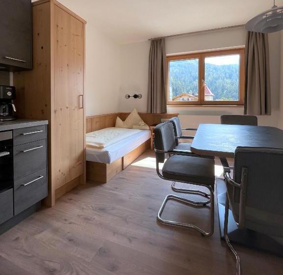 Люкс Повышенной Комфортности, & Suites Glück Auf
