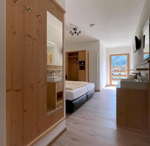 Люкс Повышенной Комфортности, & Suites Glück Auf