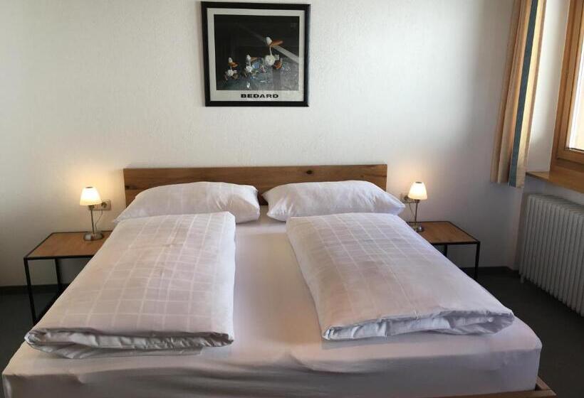 استودیوی استاندارد, Pension Schlossberg