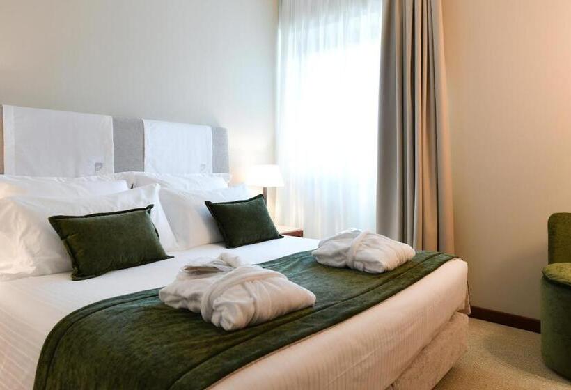Трехместный Superior Вид на Море, Bellevue Hotel & Resort